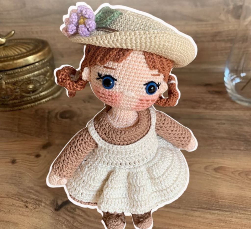 Çiçek Şapkalı El Örgüsü Masal Bebeği (Amigurumi)